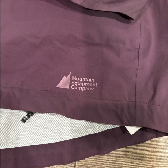 MEC Hydrofoil Stretch Rain Jacket - Women's Size Medium (Purple) - Picture 3 of 5